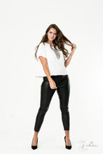 Load image into Gallery viewer, Defiant 2020 zi Collection