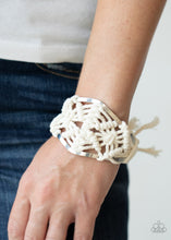 Load image into Gallery viewer, Macrame Mode White
